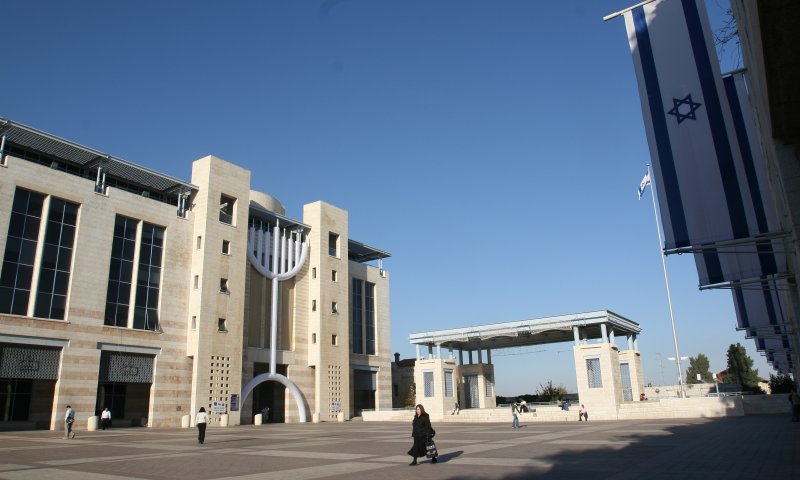 בכיר בעיריית ירושלים נעצר בחשד לעבירות שוחד