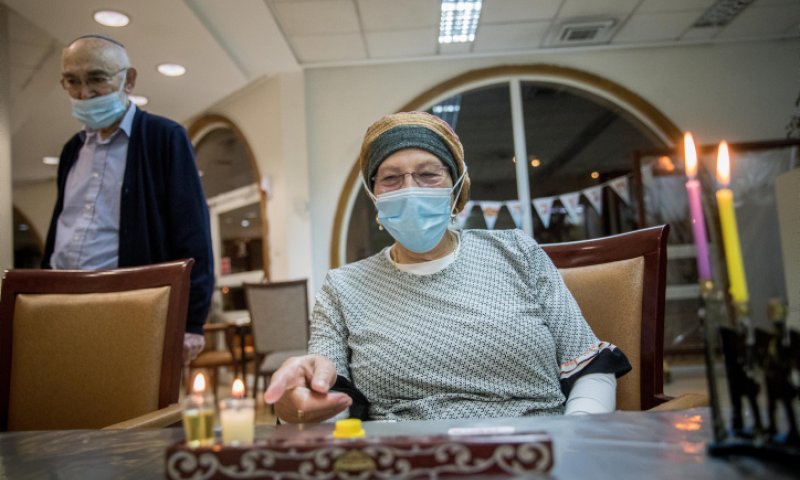 חנוכה בצל הקורונה: איך תימנעו מעלייה בתחלואה?