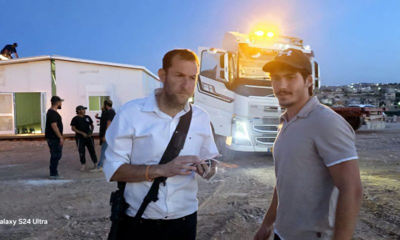 שבוע אחרי הפיגוע: הוקם המבנה הראשון ב"ברוכין דרום"