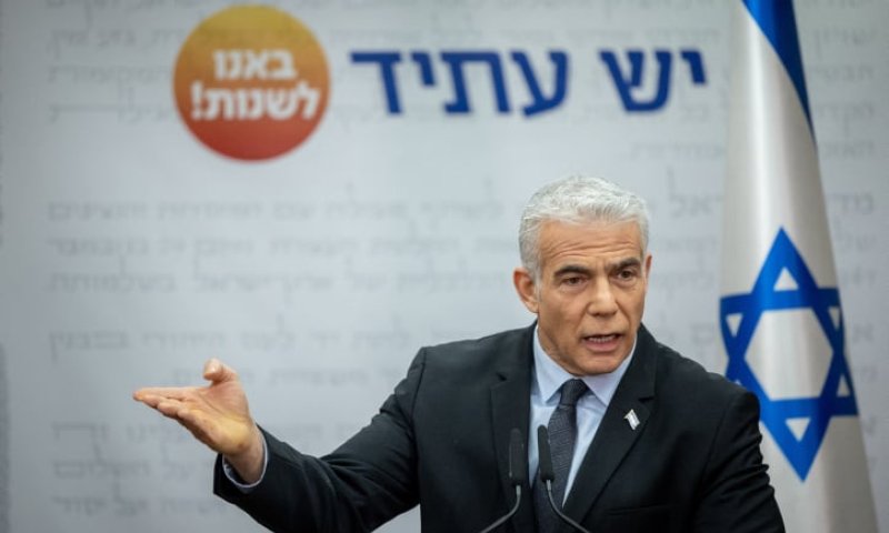 במו ידיו הימין מחזיר את יאיר לפיד לראשות הממשלה