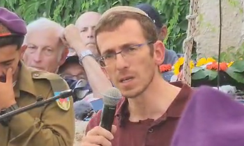 עוצמתי: האב השכול ויתר על ההספד על בנו. זו הסיבה