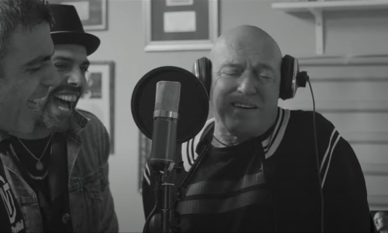 צפו: שלומי שבת ומשה פרץ בדואט חדש