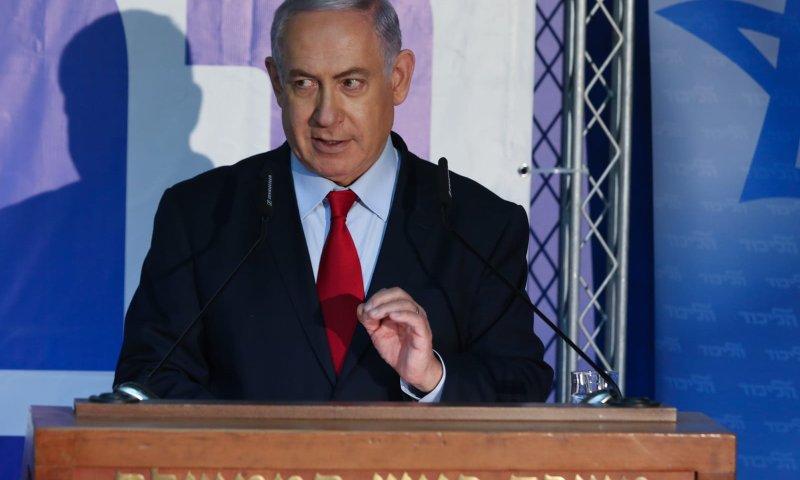 הפרקליטות שוקלת לפתוח בחקירה בפרשת המניות