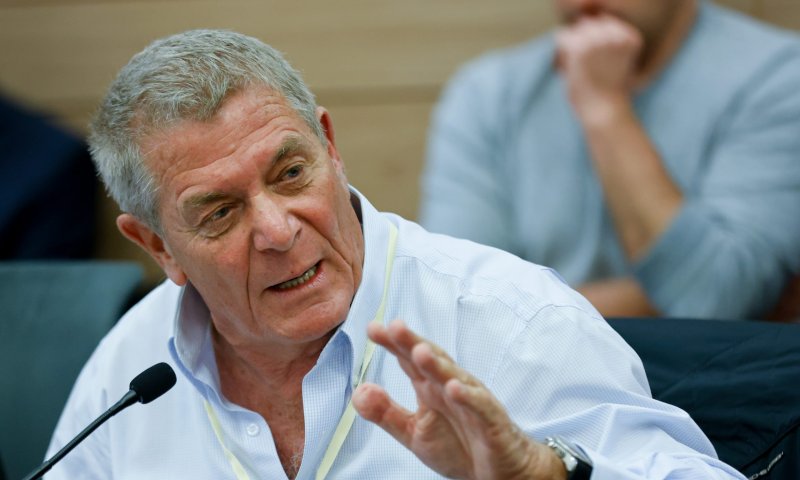 לזכר אשתו: גיורא ירון במיזם לעידוד אומנות ישראלית