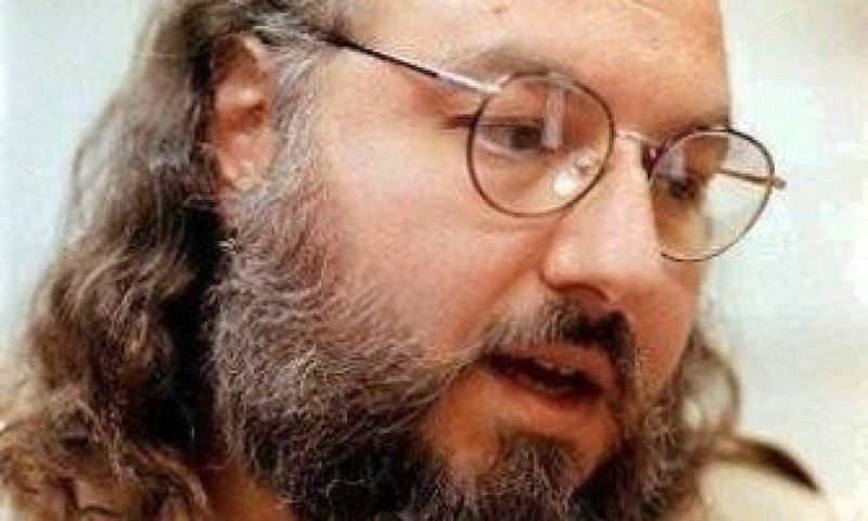 אובמה שקל לחון את פולארד, סגן הנשיא ביידן התנגד