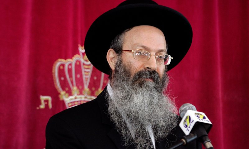 "פגיעה ברב ריסקין כעקירת פרשיות בתורה"