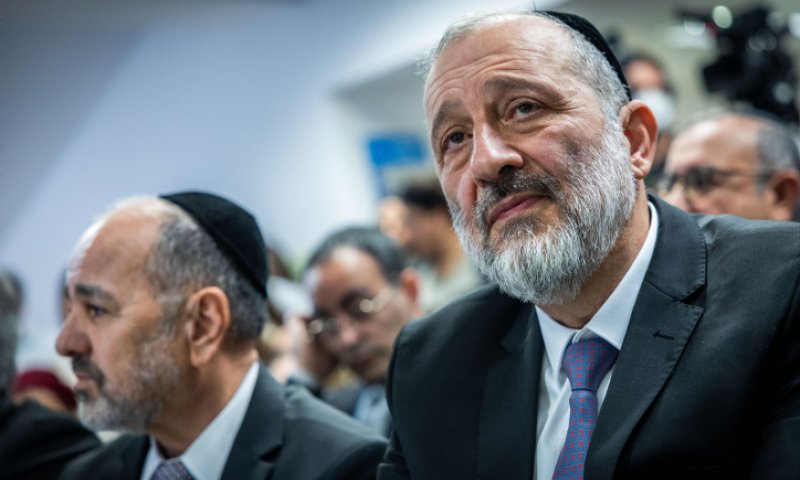 אריה דרעי: "אני שבור וכואב; חשך עולם בעדנו"