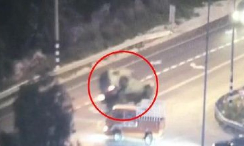 צפו: שלושה לוחמים נפצעו בהתהפכות ג'יפ צבאי