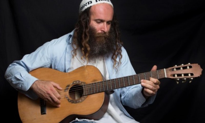 שואף גבוה: עודד ישראל מנשרי בסינגל חדש