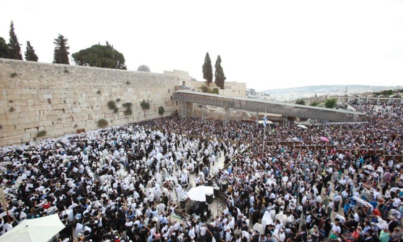 מרהיב: 80 אלף איש בברכת כהנים בכותל המערבי