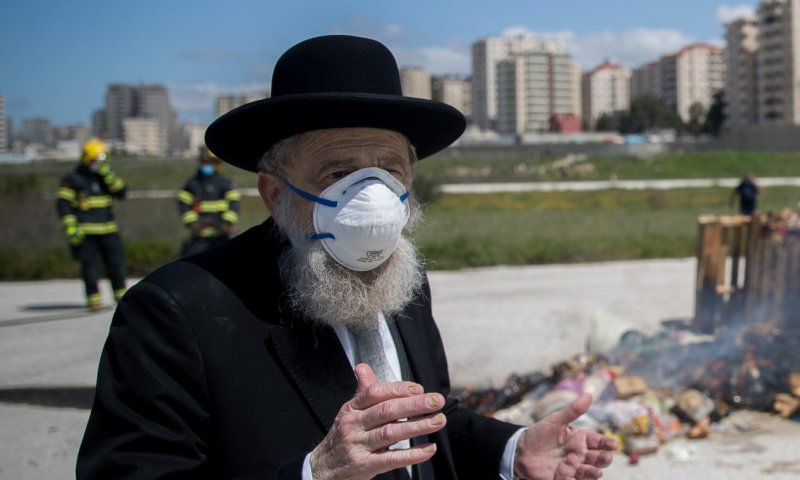 הרב אריה שטרן: אסור לקיים אירועים המוניים בחג הסוכות