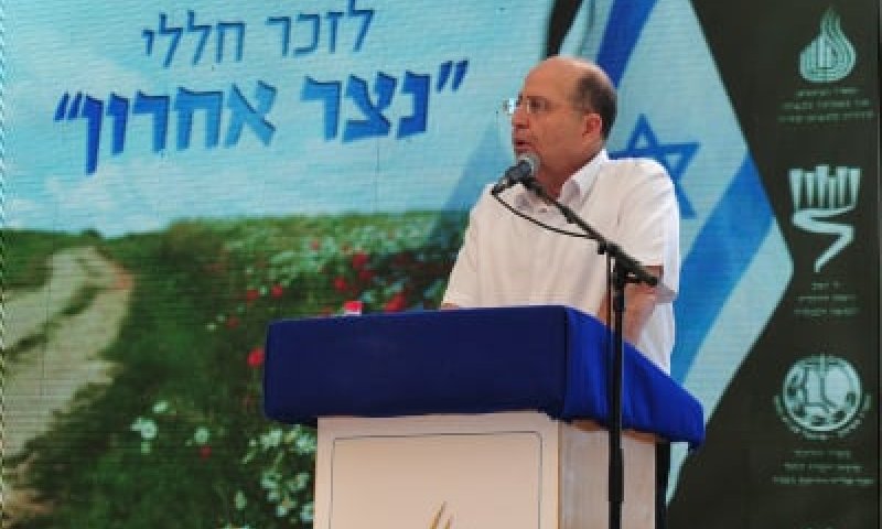 "חוץ מהקם להרגך השכם להורגו יש גם לא תרצח"