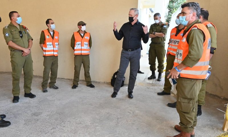 גנץ: "בלבנון צריכים לדעת שחיזבאללה הוא האויב"