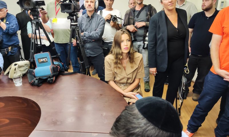בדרך לפוליטיקה? נטלי דדון השתתפה בישיבת סיעה