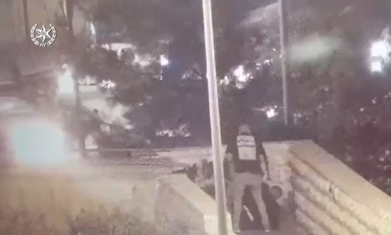 מזרח ירושלים: מחבל נוטרל לאחר שיידה בקבוק תבערה