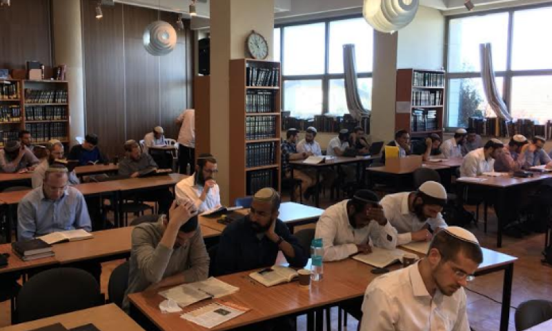 'קמחא דפסחא' לאברכים נזקקים מהציונות הדתית