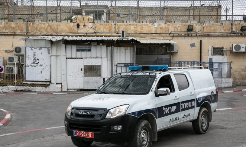 אחרי שביקר משפחת מחבל: השייח המסית נלקח לחקירה