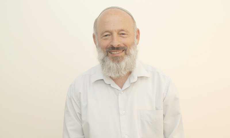 "כמה סמלי שהרב קנוהל נפטר ביום העצמאות"