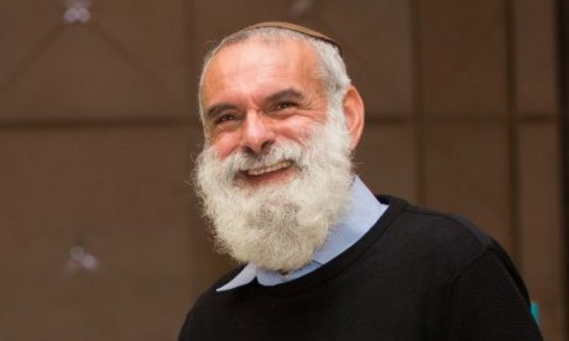 לקראת ניתוח מכריע: התפללו לרפואת הרב רונצקי