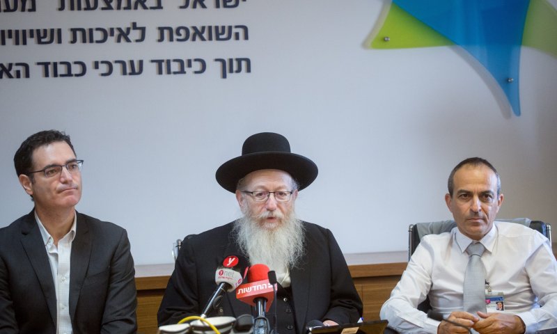 פרופ' רוני גמזו מונה לטפל בקורונה בבתי האבות