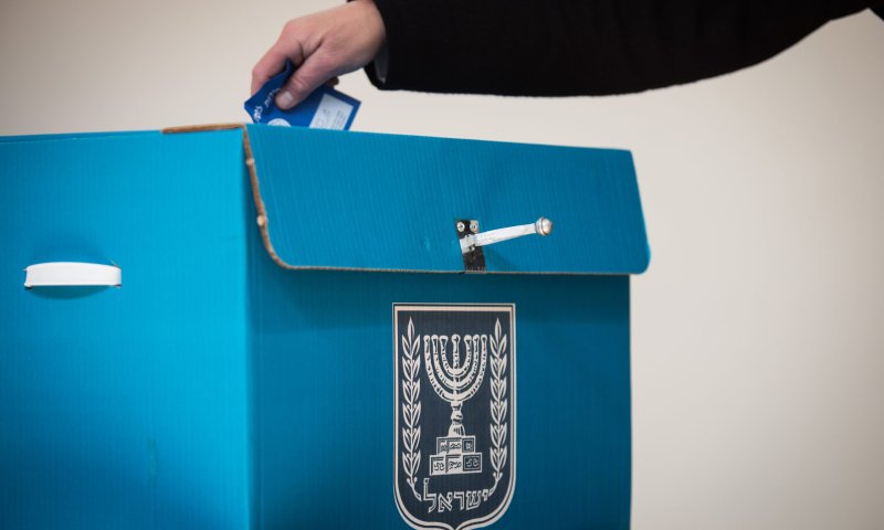 למרות האיום: הקלפיות יישלחו לשגרירויות בחו"ל