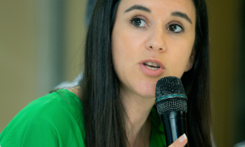 אמילי עמרוסי קיבלה הצעה לשיריון