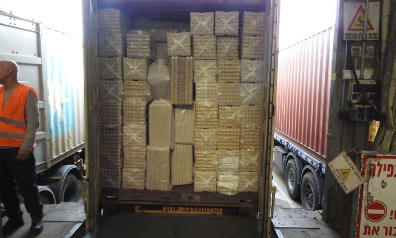 ניסיון הברחה: 9 טון טבק התגלו בתבניות ביצים