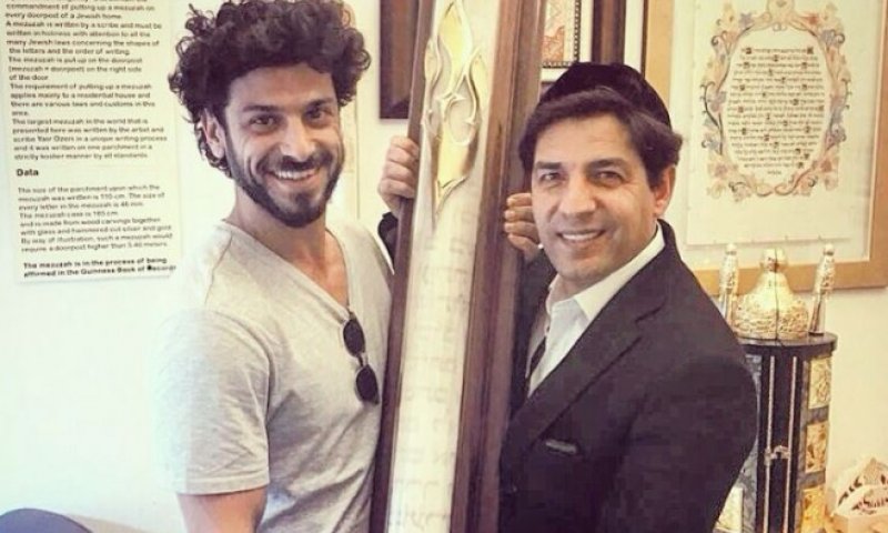 צפו: 'רב הסלבס' מגלה למה הוא מקרב מפורסמים לדת