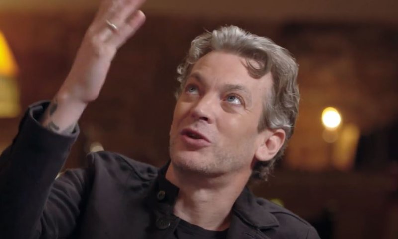 שואף להרגיש את אלוהים? מוקי מדבר על האמונה שלו