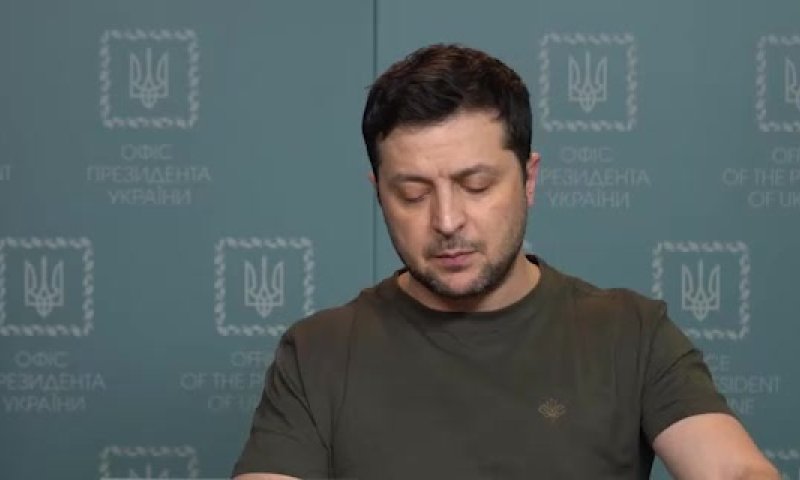 יו"ר בית הנבחרים האמריקאי: "אפשרי שנדרוש מזלנסקי לפרוש"