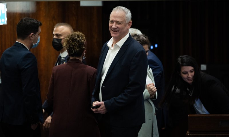 משבר ביטון | גנץ לסרוגים: "סערה בכוס תה"