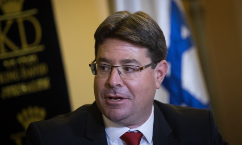 "חרפה לליכוד": אקוניס הוקלט תוקף את הליכוד