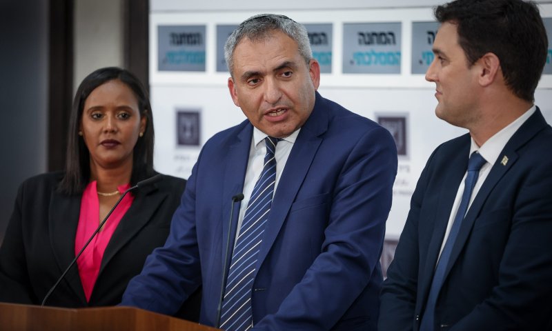 "לא מערערים את מעמדו של לפיד בראש האופוזיציה"