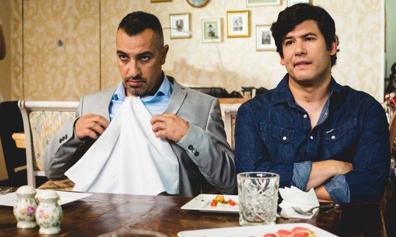 מכתוב &bull; קומדיה מהנה למי שמוכן (רק) ליהנות