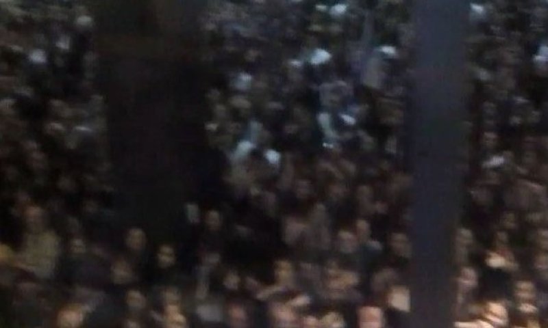 צפו באלפים בכניסה לחתונת שרה ואריאל