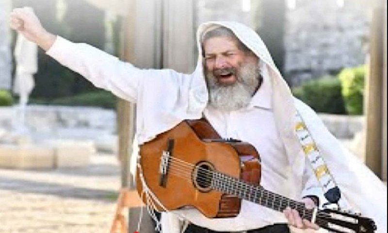 צפו ליל הושענא רבא באווירה חסידית &bull; צפו