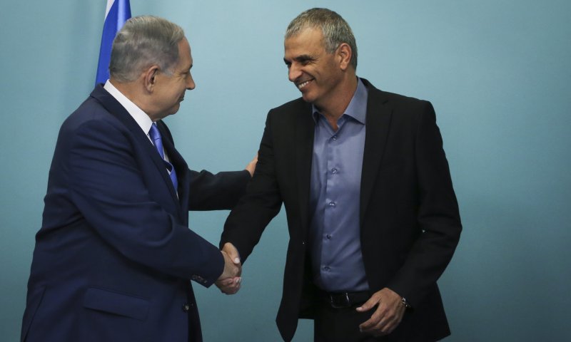 יש כסף: נתניהו וכחלון הורידו את המע"מ