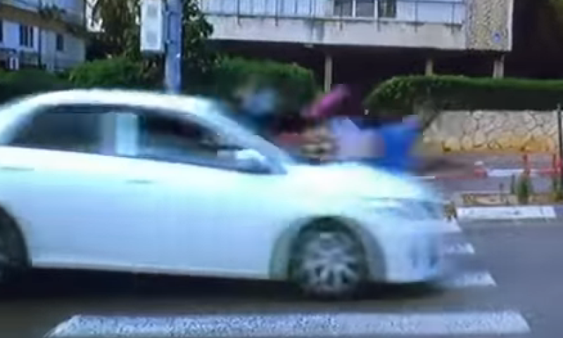 תיעוד: בנות אולפנה צילמו סרטון לפורים ונפגעו מרכב