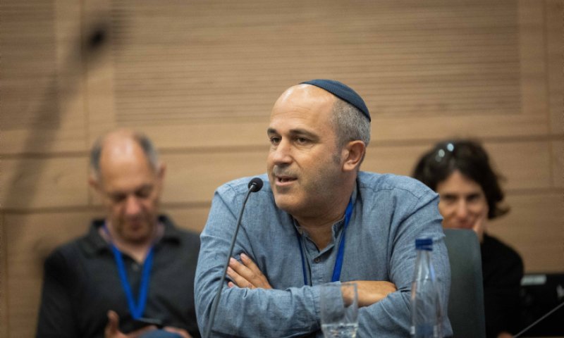 הרשימה של אריה קינג: נכד של הרב שטרנברג ואשת הסברה בינ"ל