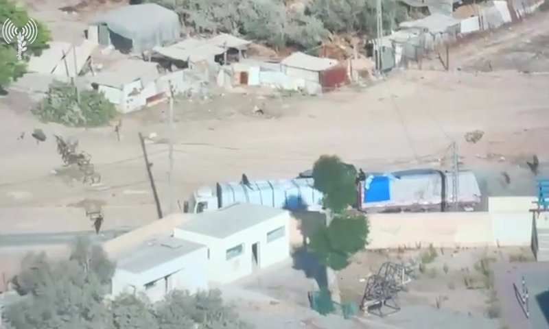 תיעוד: חוסלו מחבלים שניסו להשתלט על משאיות הסיוע