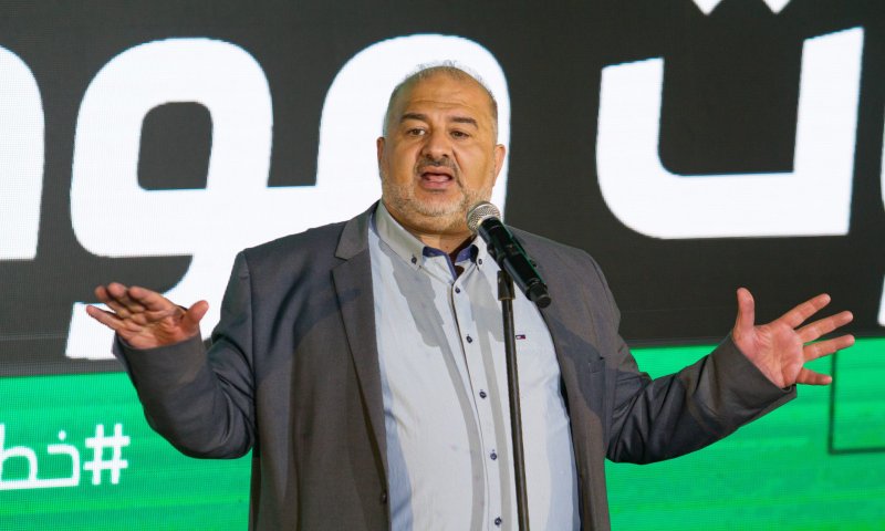 מנסור עבאס עורר סערה: "חשף את פרצופו האמיתי"