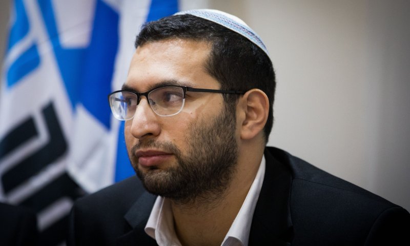 עימות בקואליציה: "מציע שנזכור מי המפלגה הגדולה"