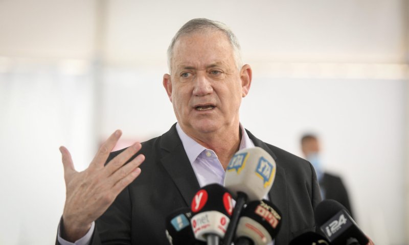 גנץ: "לפעול ללא פשרות מול כל פשיעה לאומנית"