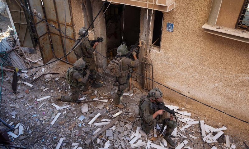 צפו: גבעתי פשטה על מוצב השוהדא בדרום חאן&nbsp;יונס