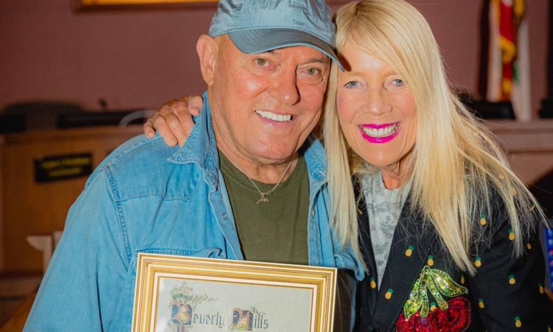 מה הקשר בין שלומי שבת לראש עיריית בברלי היילס?