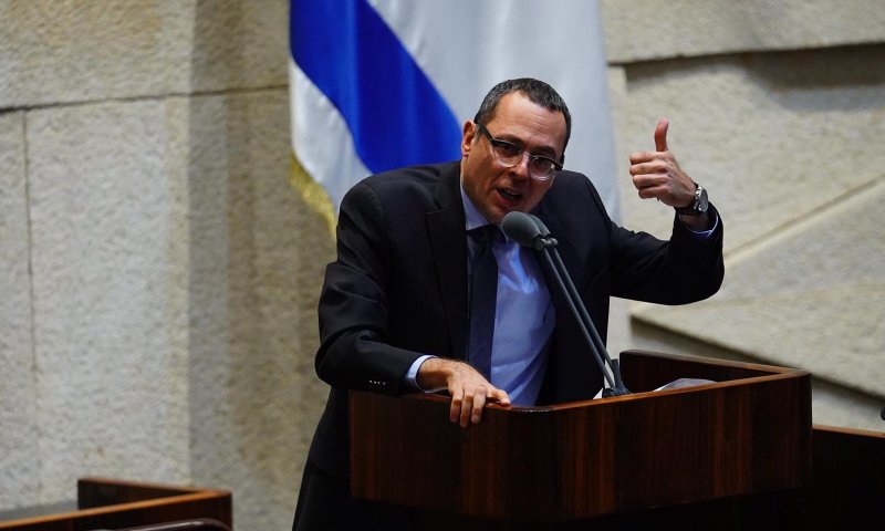 החוק לדחיית אישור התקציב עבר בטרומית