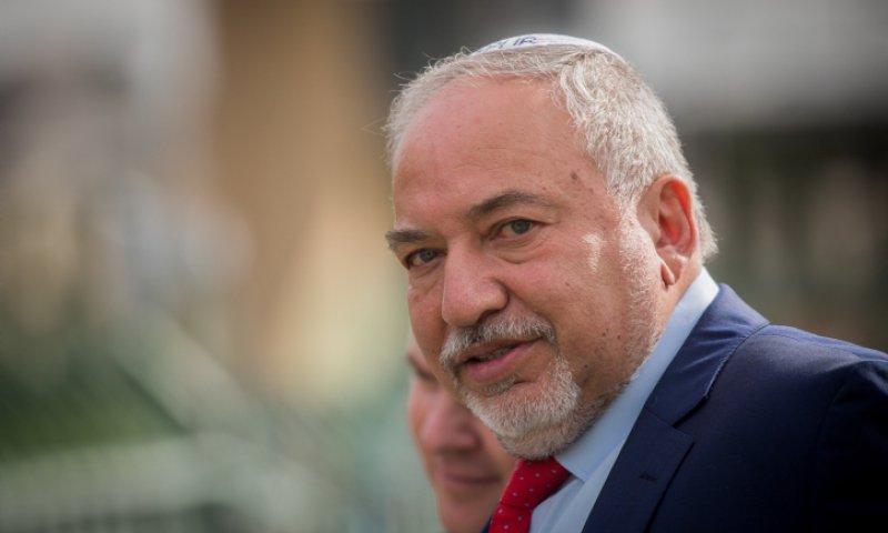 ליברמן קורא לסער, בנט ולפיד לרוץ יחד ברשימה