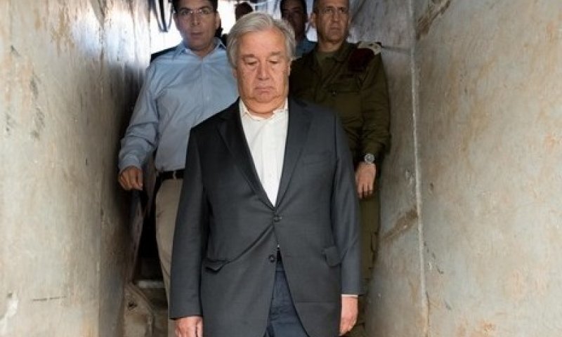 לראות את האיום מקרוב: מזכ"ל האו"ם סייר במנהרות הטרור
