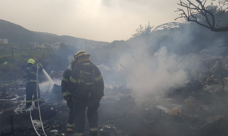 בעל בית העץ שנשרף נחקר בגרימת מוות ברשלנות