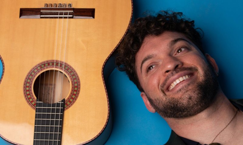 "תלתלים" | הזמר עידן ווילקיס בסינגל בכורה